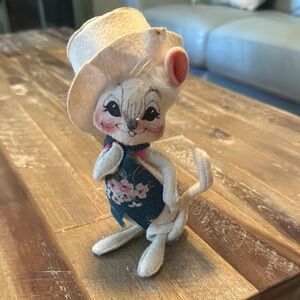 Annalee collectible Vintage Easter Mouse Figurine with Hat